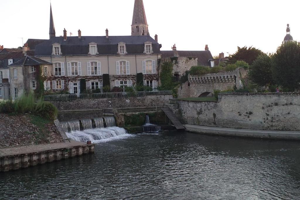 La Tranquillite Proche Des Chateaux De La Loire. Vendôme Extérieur photo